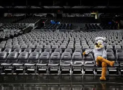 开云体育-转会期CBA季后赛焦点战，圣安东尼奥马刺扳平良机，气氛紧张，数据趋势出现新变化的简单介绍